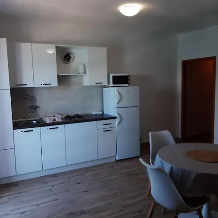 Apartment Mile - Next To The Sea *