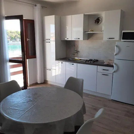 Apartment Mile - Next To The Sea Kukljica